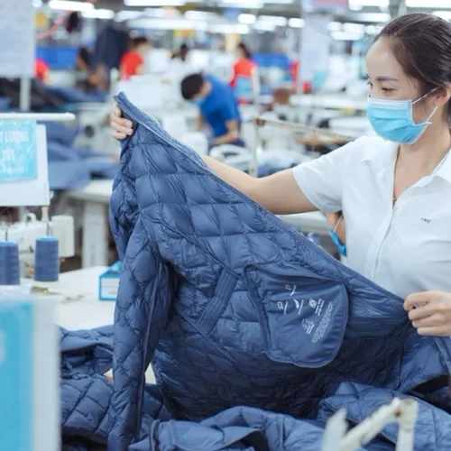 Đơn Hàng Dệt May Ổn Định Nhưng Biên Lợi Nhuận Gộp Khó Tăng Cao