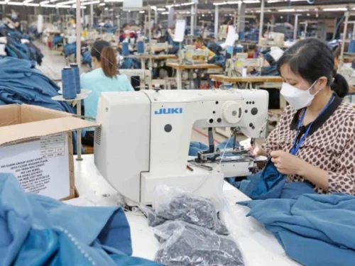 Ngành dệt may Việt Nam hướng đến mốc xuất khẩu 44 tỷ USD trong năm 2024