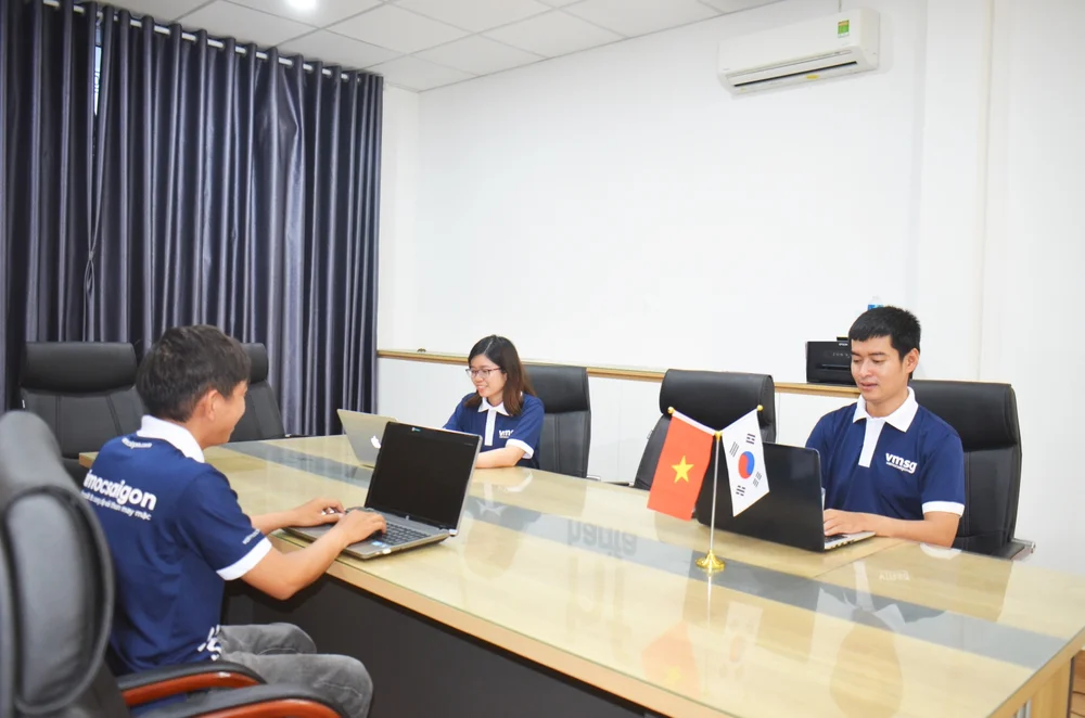 Văn phòng công ty — ảnh 8